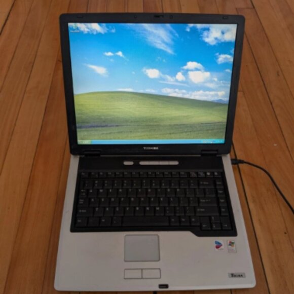 Vintage Toshiba Tecra A3X Intel Pentium 1.73GHz 2GB 60GB Windows XP Home Laptop - Picture 1 of 11